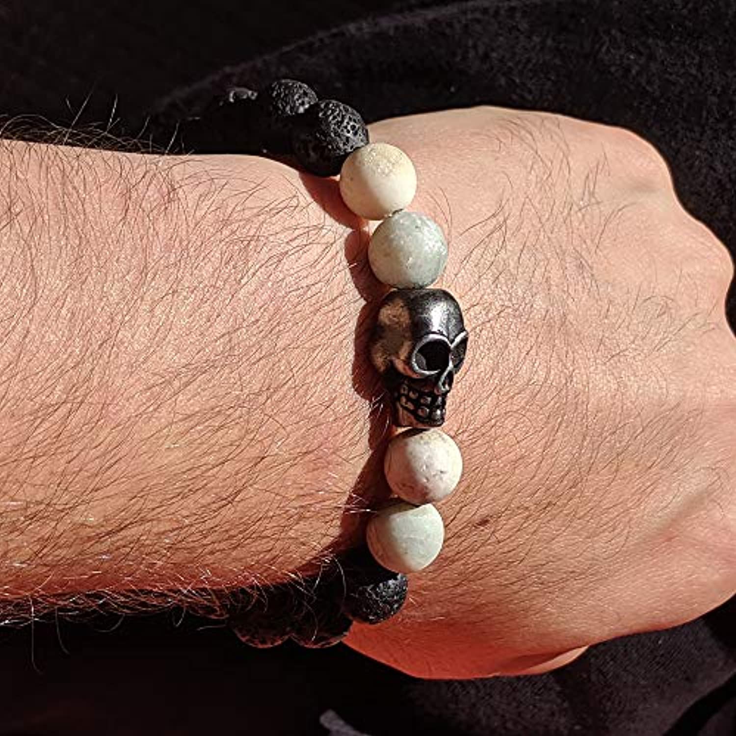 Pulsera de acero oxidado, dos tonos, cabeza de calavera en lava y cuentas de Amazon y pulsera de cuero negro para hombre (dos brazaletes)