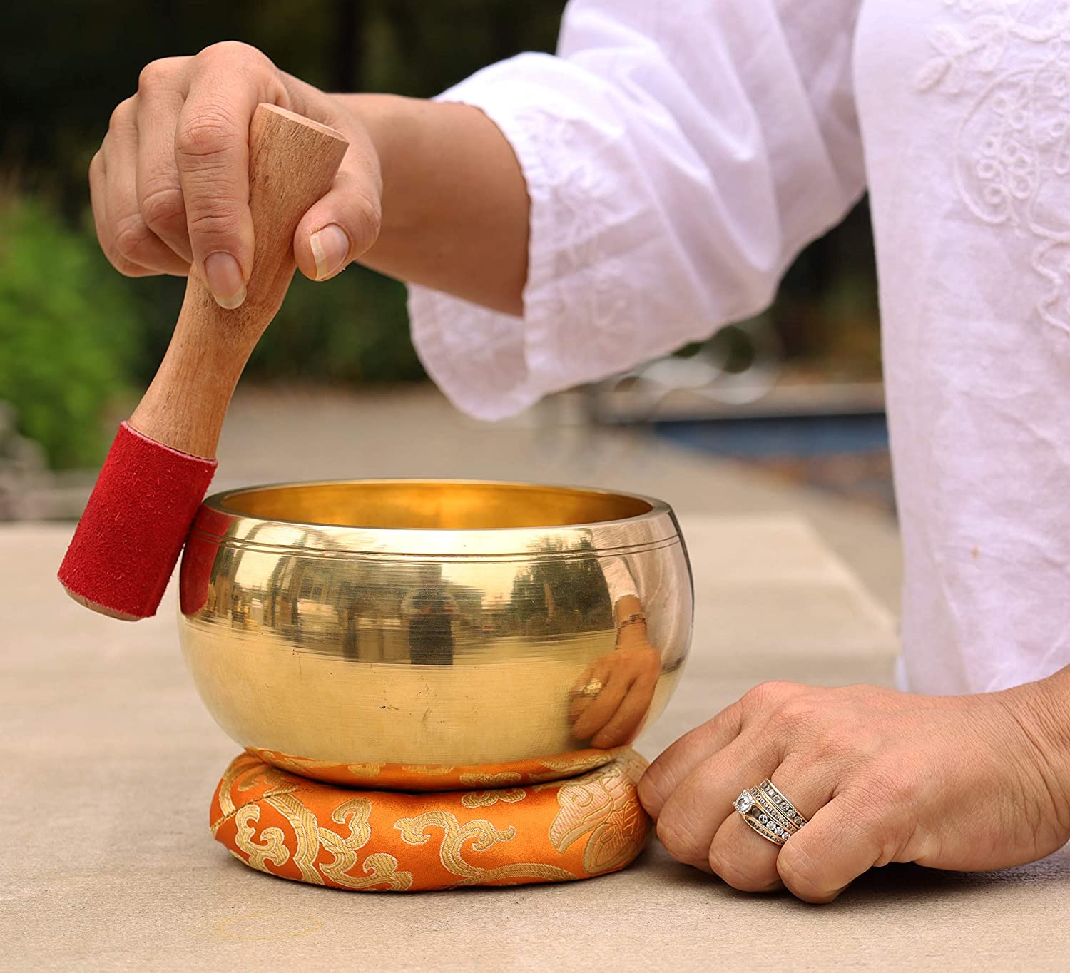 DharmaObjects - Juego de cojines tibetanos para meditación con diseño de gong